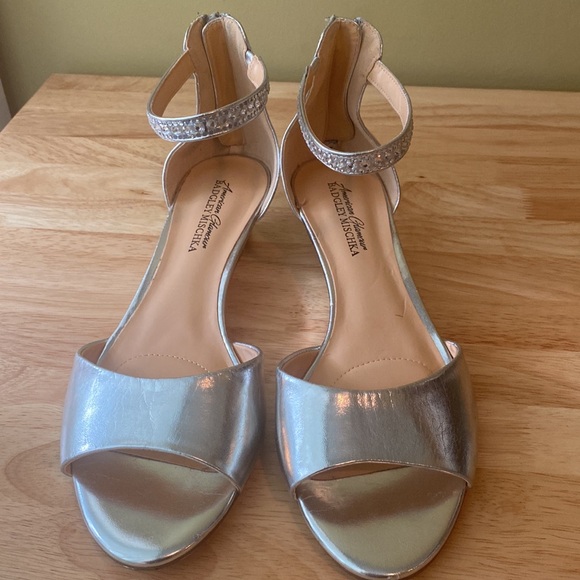 Badgley Mischka Ankle Strappy Wedge Silver Metallic Rhinestone Sandals - Picture 14 of 14